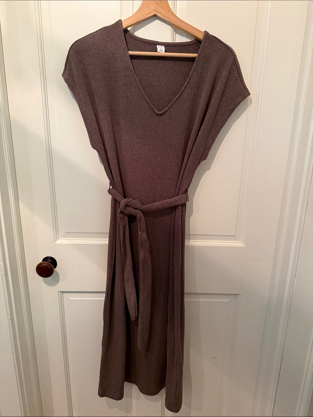 Old Navy Ribbed V-Neck Tie-Waist Midi Dress in Dusty Brown